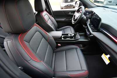 2027 Chevrolet Equinox, $36397. Photo 11