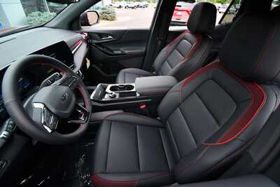 2027 Chevrolet Equinox, $37390. Photo 10