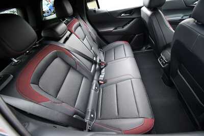 2027 Chevrolet Equinox, $37390. Photo 12