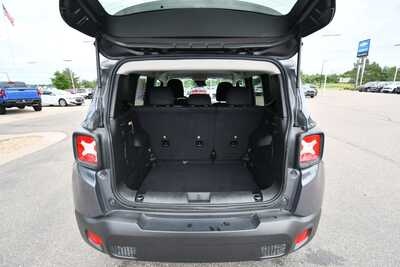2023 Jeep Renegade, $17347. Photo 7