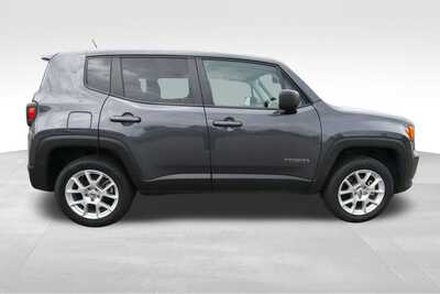 2023 Jeep Renegade, $17347. Photo 9