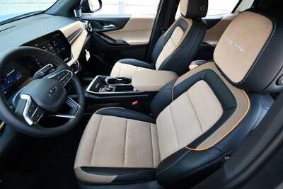 2027 Chevrolet Equinox, $39950. Photo 10