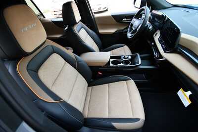 2027 Chevrolet Equinox, $39950. Photo 11