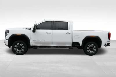 2024 GMC 3500 Crew Cab, $69055. Photo 4