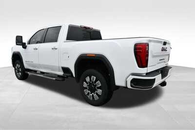 2024 GMC 3500 Crew Cab, $69055. Photo 5