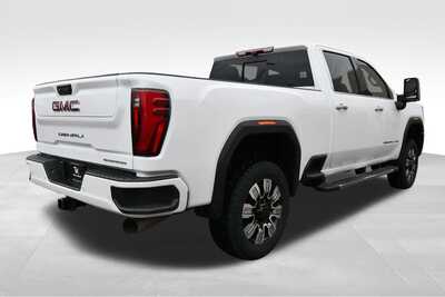 2024 GMC 3500 Crew Cab, $69055. Photo 9