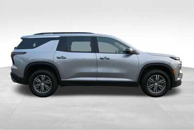 2024 Chevrolet Traverse, $36347. Photo 9