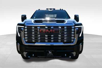 2024 GMC 3500 Crew Cab, $69847. Photo 11