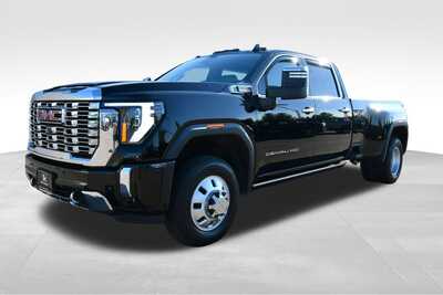 2024 GMC 3500 Crew Cab, $69847. Photo 2