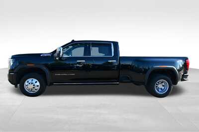 2024 GMC 3500 Crew Cab, $69847. Photo 4