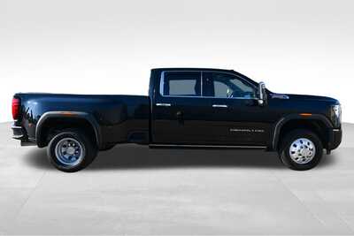 2024 GMC 3500 Crew Cab, $69847. Photo 9