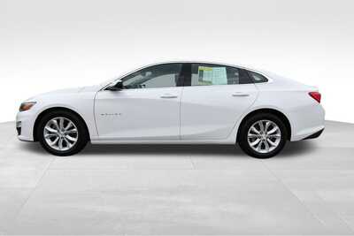 2023 Chevrolet Malibu, $17347. Photo 4