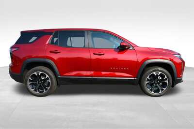 2027 Chevrolet Equinox, $36140. Photo 7
