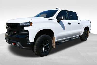 2020 Chevrolet 1500 Crew Cab, $33347. Photo 2