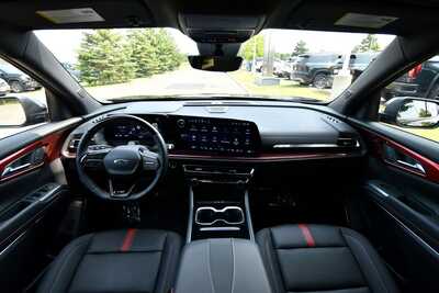 2025 Chevrolet Traverse, $49605. Photo 3