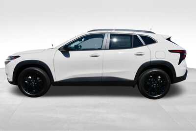 2026 Chevrolet Trax, $28570. Photo 3