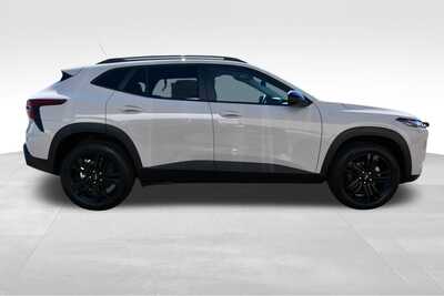 2026 Chevrolet Trax, $28570. Photo 7