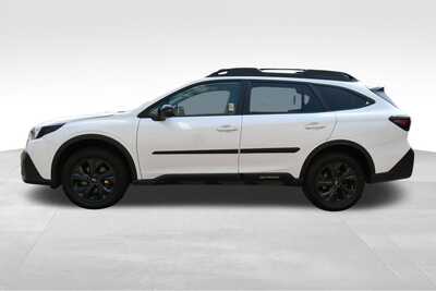 2022 Subaru Outback, $25540. Photo 4
