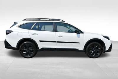 2022 Subaru Outback, $25540. Photo 9