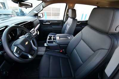 2026 Chevrolet 1500 Crew Cab, $58960. Photo 10