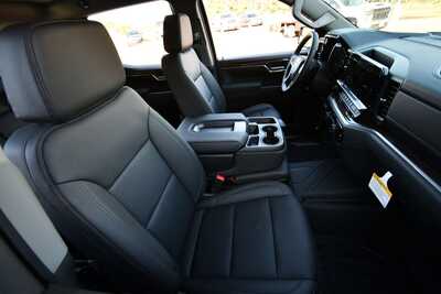 2026 Chevrolet 1500 Crew Cab, $58960. Photo 11