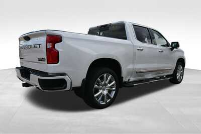 2024 Chevrolet 1500 Crew Cab, $49347. Photo 8