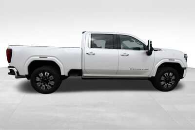 2024 GMC 2500 Crew Cab, $66500. Photo 10