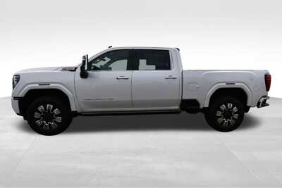 2024 GMC 2500 Crew Cab, $66500. Photo 4