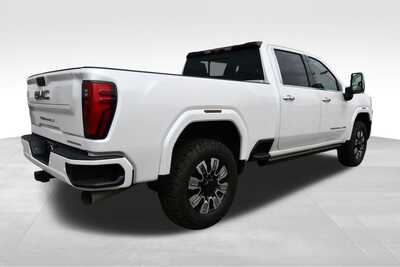 2024 GMC 2500 Crew Cab, $66500. Photo 9