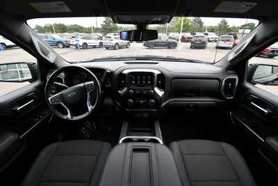 2022 Chevrolet 1500 Crew Cab, $41926. Photo 3