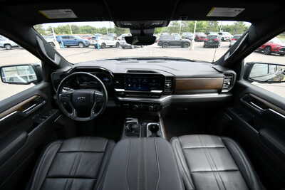 2024 Chevrolet 1500 Crew Cab, $49663. Photo 3