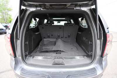 2022 Chevrolet Suburban, $46475. Photo 7