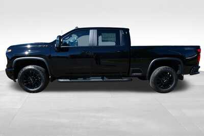 2026 Chevrolet 3500 Crew Cab, $67550. Photo 3