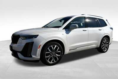 2021 Cadillac XT6, $28110. Photo 2