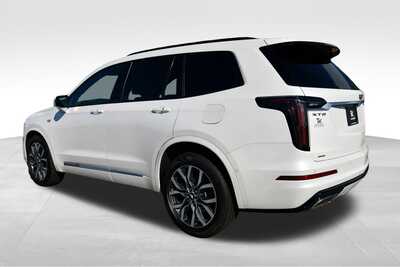 2021 Cadillac XT6, $28110. Photo 5