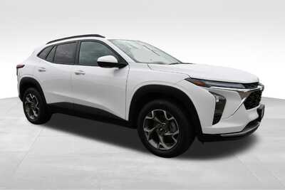 2025 Chevrolet Trax, $19578. Photo 10