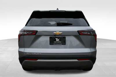 2025 Chevrolet Equinox, $25657. Photo 6