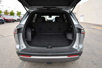 2025 Chevrolet Equinox, $25657. Photo 7