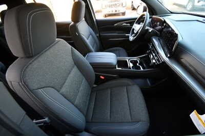 2027 Chevrolet Traverse, $46185. Photo 11