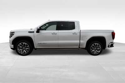 2023 GMC 1500 Crew Cab, $50772. Photo 4