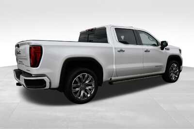 2023 GMC 1500 Crew Cab, $50772. Photo 9