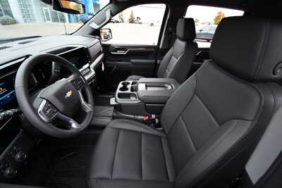 2026 Chevrolet 1500 Crew Cab, $56795. Photo 10