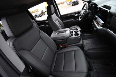 2026 Chevrolet 1500 Crew Cab, $56795. Photo 11