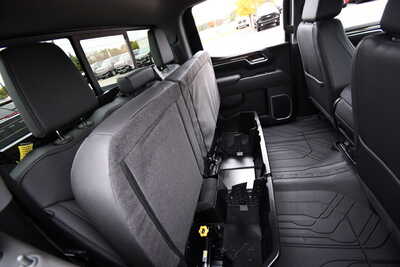 2026 Chevrolet 1500 Crew Cab, $56795. Photo 12