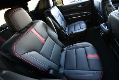 2027 Chevrolet Traverse, $59850. Photo 12