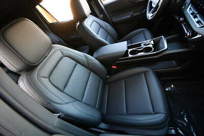 2027 Chevrolet Equinox, $33680. Photo 11