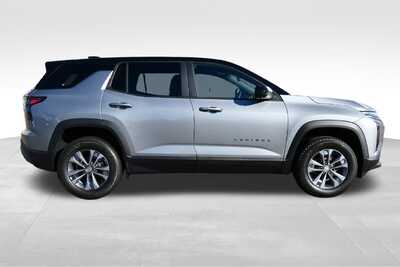 2027 Chevrolet Equinox, $33680. Photo 7