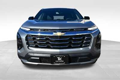 2027 Chevrolet Equinox, $33680. Photo 9