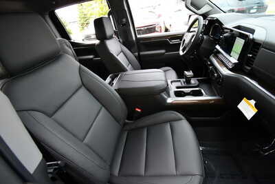 2026 Chevrolet 1500 Crew Cab, $67100. Photo 11