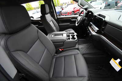 2026 Chevrolet 1500 Crew Cab, $54850. Photo 12